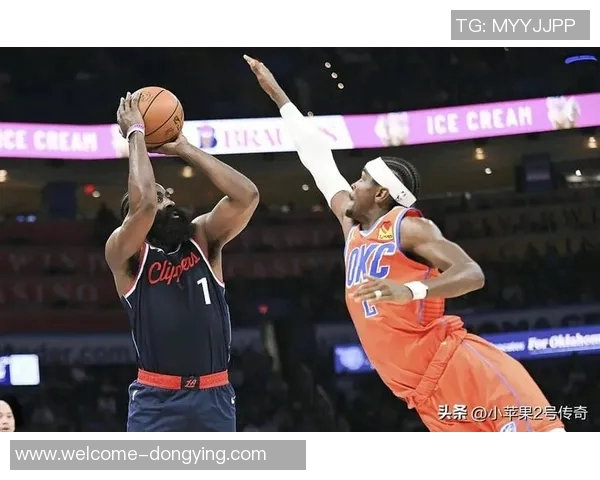 鲍威尔本赛季表现惊艳场均245分三项命中率均超四成