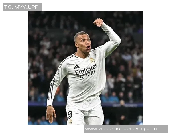 姆巴佩上演帽子戏法荣膺欧冠最佳球员官方宣布他表现出色 姆巴佩上演帽子戏法荣膺欧冠最佳球员官方宣布他表现出色